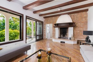 TV, fireplace, DVD player - Exclusive holiday home in Sveta Marina, Istria, Croatia - right by the sea (Sveta Marina)