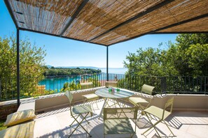 Outdoor dining - Exclusive holiday home in Sveta Marina, Istria, Croatia - right by the sea (Sveta Marina)