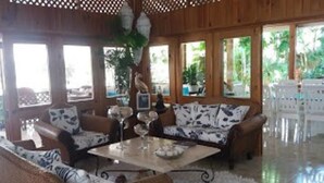 Villa, 3 habitaciones (4 Bathrooms) | Sala de estar | Televisión de pantalla plana 
