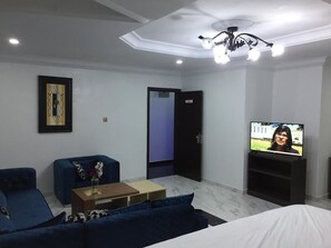Deluxe Studio | Room amenity