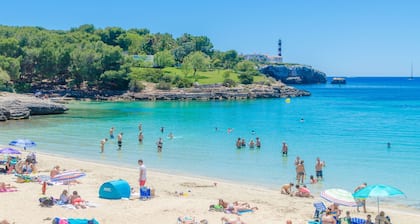M&M - Apartment with sea views in Portocolom. Free WiFi