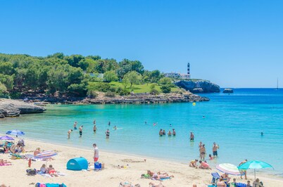 M&M - Apartment with sea views in Portocolom. Free WiFi