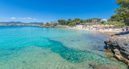 M&M - Apartment with sea views in Portocolom. Free WiFi