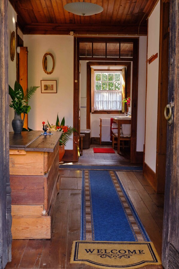 المنشأة من الداخل