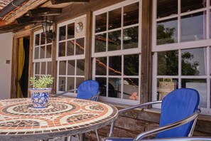 تناول الطعام بالخارج