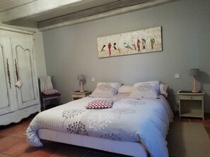 3 sovrum, strykjärn/strykbräda, gratis wi-fi och sängkläder