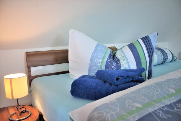1 chambre, chambres insonorisées, draps fournis