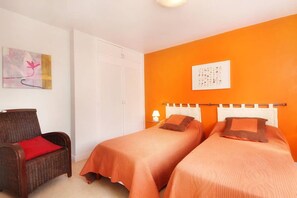 1 bedroom, iron/ironing board, travel cot, free WiFi