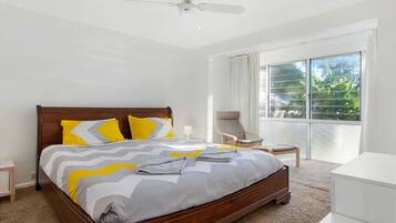 5 bedrooms, bed sheets