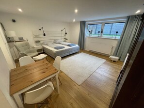 1 Schlafzimmer, Reisekinderbett, WLAN, Bettwäsche