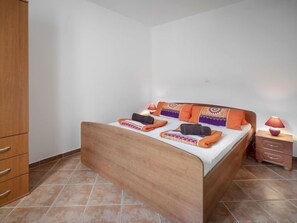 2 bedrooms, Internet