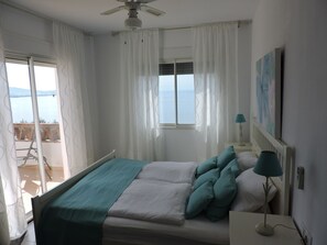 3 bedrooms, in-room safe, iron/ironing board, travel crib