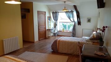 1 bedroom, iron/ironing board, free WiFi, bed sheets