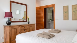 3 habitaciones, tabla de planchar con plancha, wifi y ropa de cama