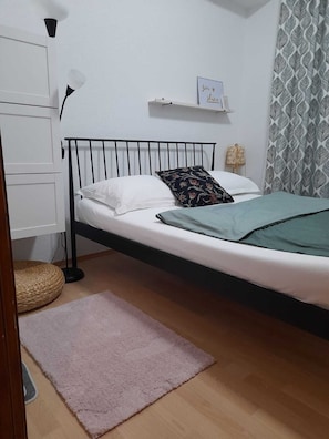 2 habitaciones, wifi gratis y ropa de cama