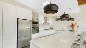 Chalet, 2 Bedrooms, Mountain View | Private kitchen | Full-size fridge, microwave, oven, stovetop