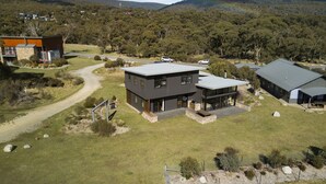 Property grounds - Grey Mare Chalet (Crackenback)