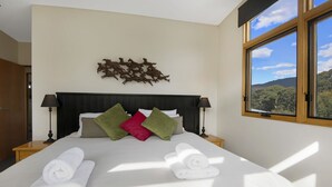 Chalet, 2 Bedrooms, Mountain View - Grey Mare Chalet (Crackenback)