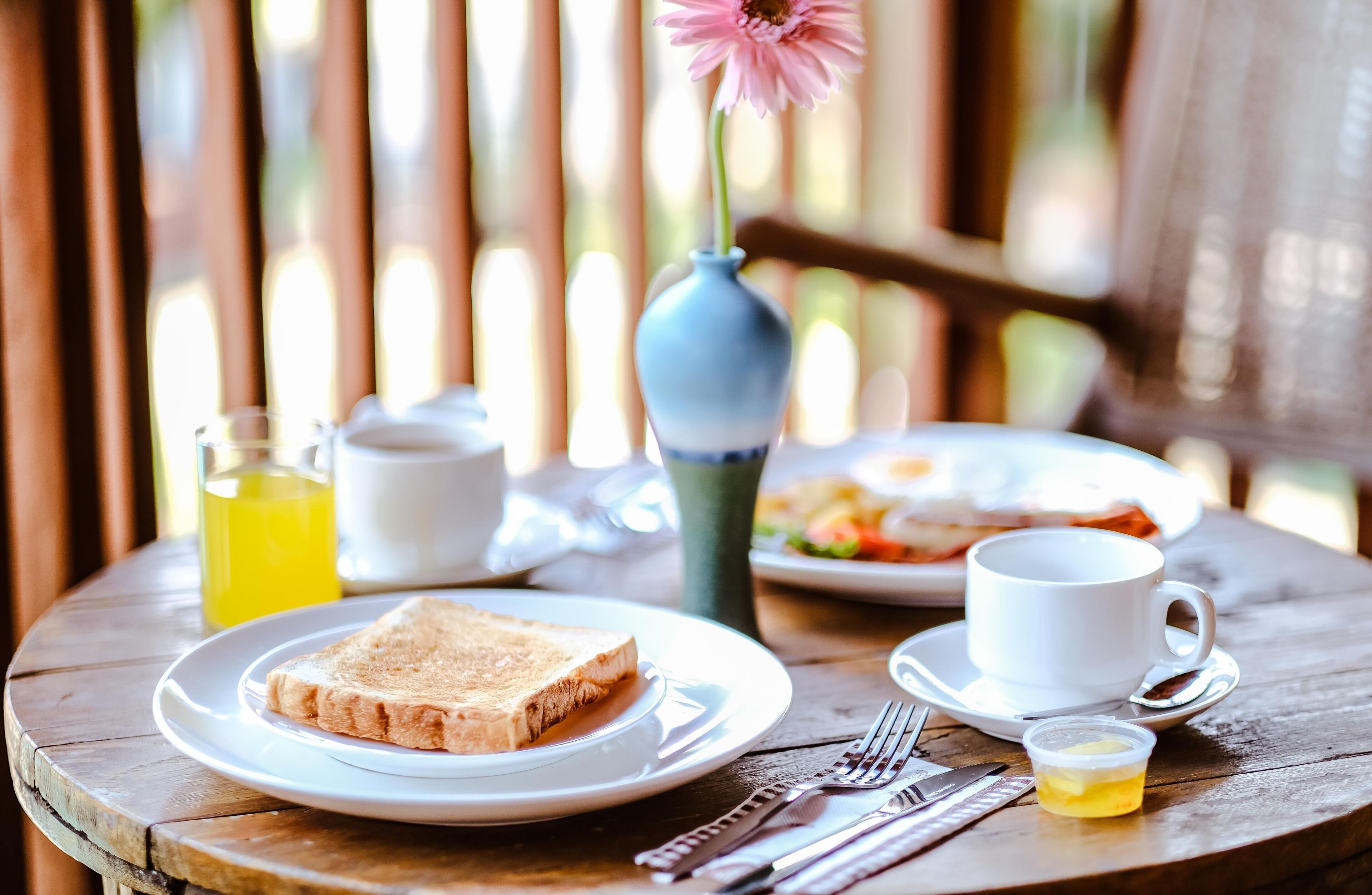 daily continental breakfast (thb 200 per person)