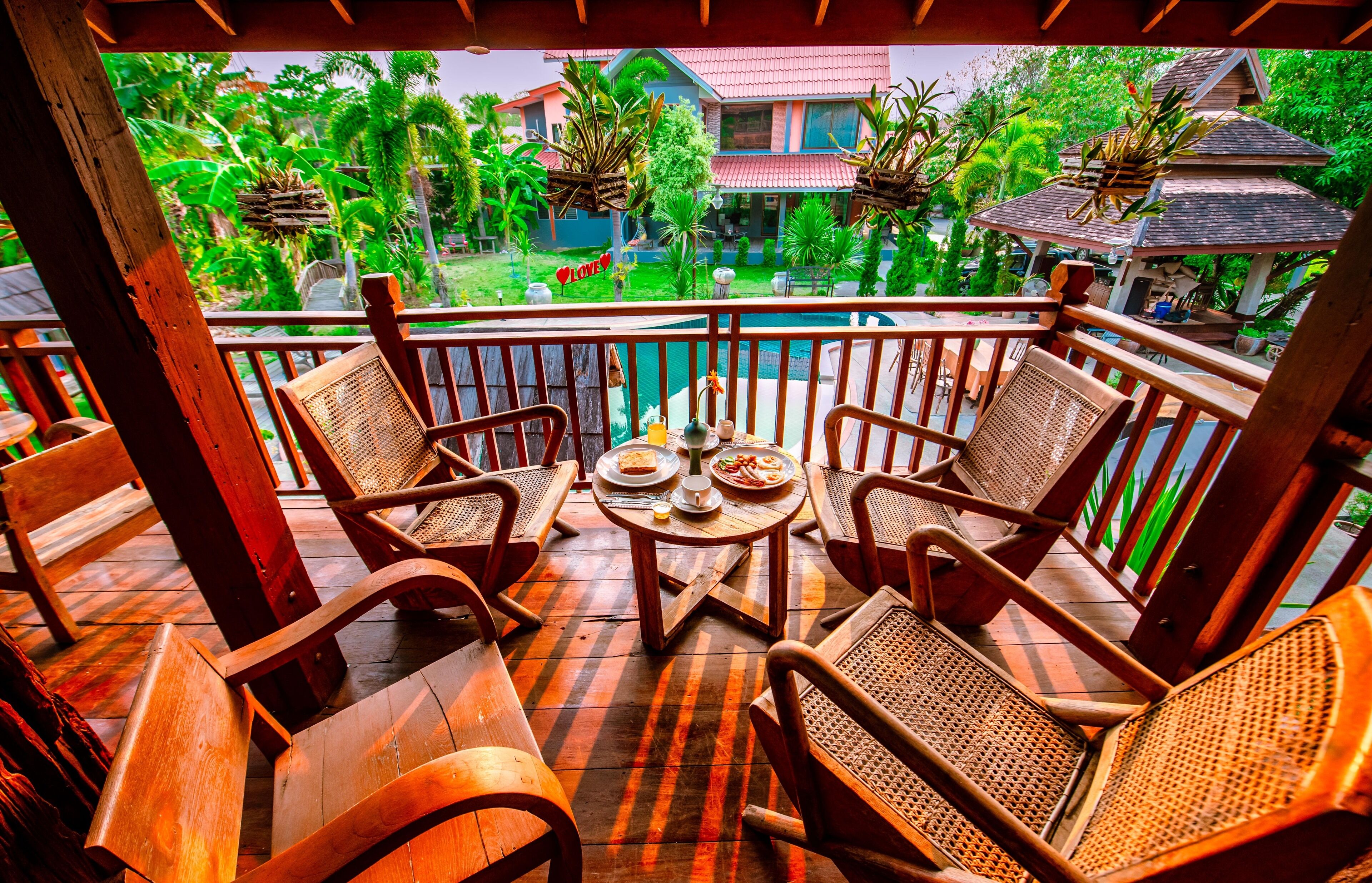 deluxe double room | outdoor dining