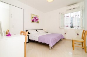1 chambre, Wi-Fi gratuit, draps fournis