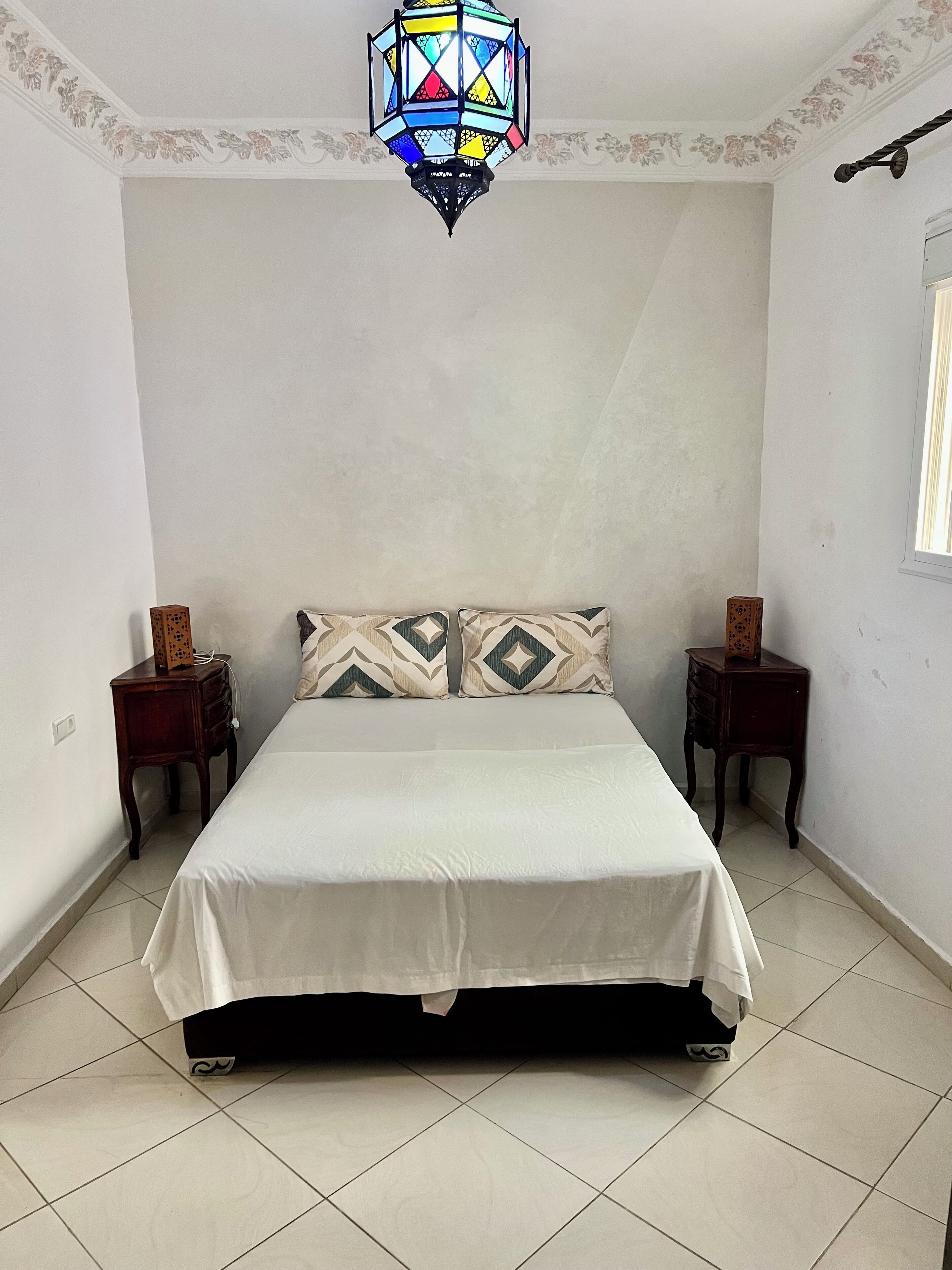 1 多间卧室、办公桌、免费 WiFi、床单