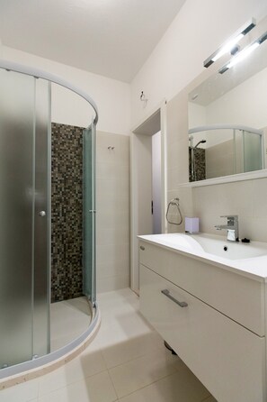 Hair dryer, towels