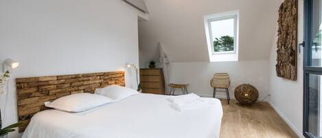 4 chambres, fer et planche à repasser, Wi-Fi gratuit, draps fournis