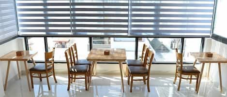 Breakfast, lunch, dinner served; local cuisine