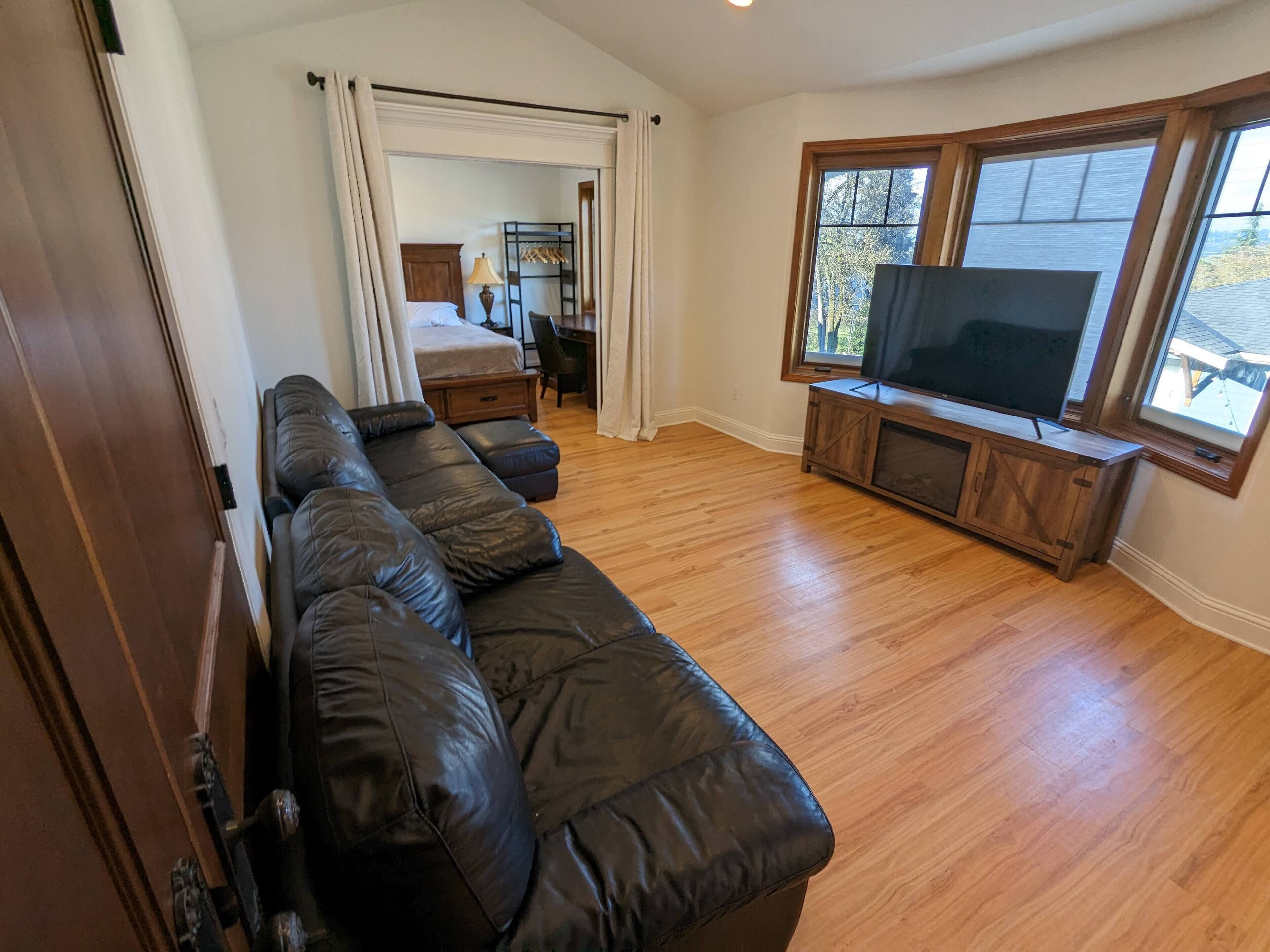 4 bedrooms, memory-foam beds, desk, blackout curtains