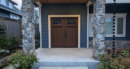 Ylellisesti nimetty vierastalo lepää Talbot Hillin naapurustossa.