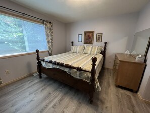 3 bedrooms, free WiFi, bed sheets