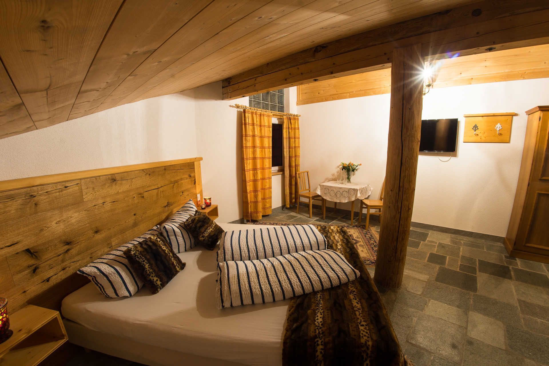 1 chambre, bureau, Wi-Fi, draps fournis