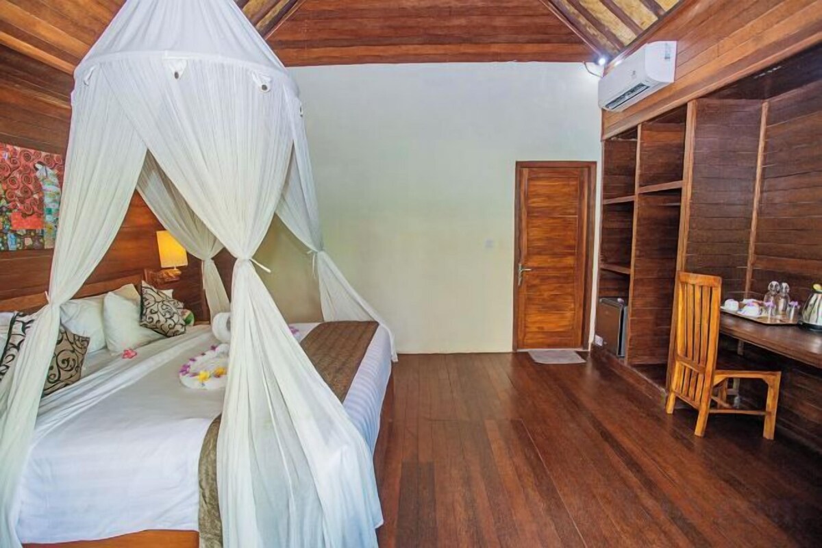 Escrivaninha, Wi-Fi de cortesia, roupa de cama