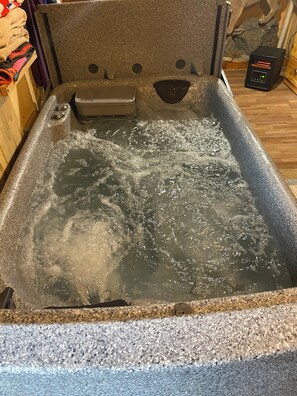 Indoor spa tub