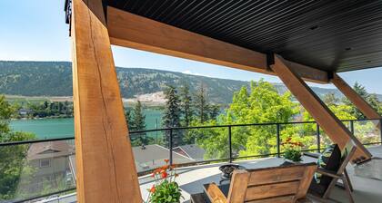Stunning views of Kalamalka and Wood Lake!