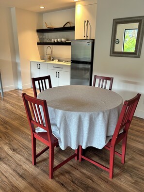 Dining - Stunning views of Kalamalka and Wood Lake! (Lake Country)
