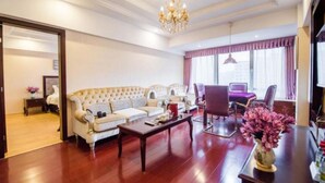 Deluxe Suite, 1 Bedroom, City View