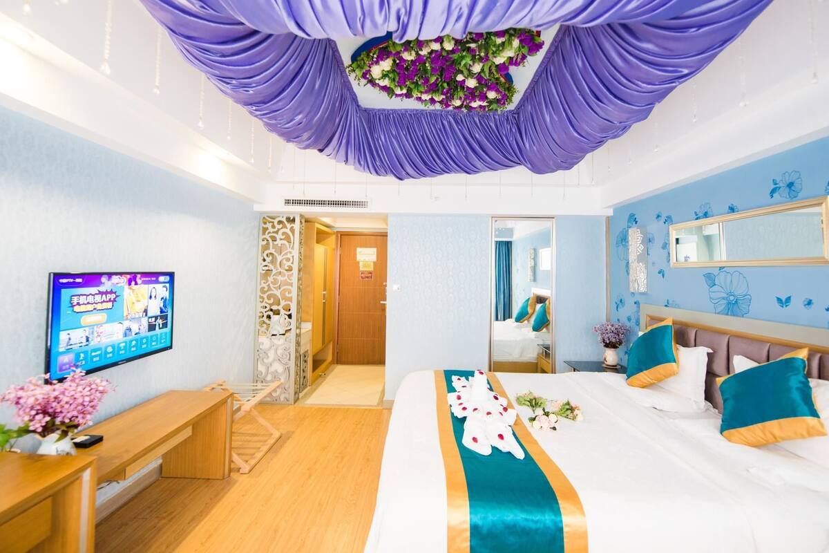 Honeymoon Double Room, City View