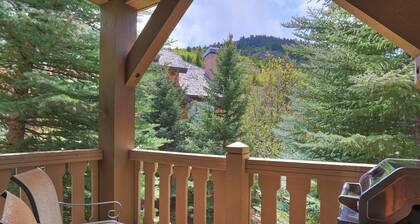 2br- Arrowhead Village- Great Location And Gorgeous 2 Bedroom Condo by RedAwning