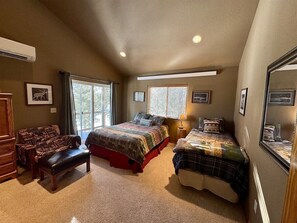 5 bedrooms, free WiFi, bed sheets