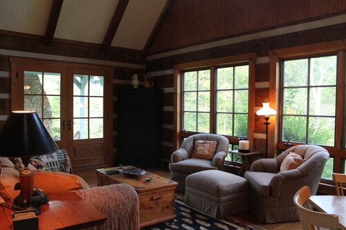 Blue Ridge Mountain "Solitude" Little Riverissa