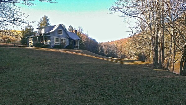 Exterior - Blue Ridge Mountain 'Solitude' on The Little River (Sparta)