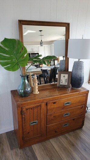 Interior - Shugafoot Oceanfront (Kitty Hawk)