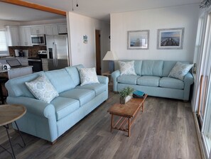 Smart-TV, DVD-Player, Bücher