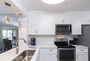 Fridge, microwave, oven, stovetop - Oceanfront, Large Private Deck, Excellent Location! (Saint Augustine)