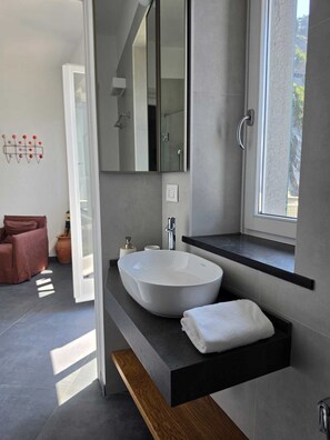 Shower, hair dryer, towels - Fivestay Casa Gabri - Studio Apartment, Sleeps 2 (Vernazza)
