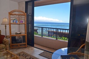 TV, DVD player, table tennis, books - Maui Kai #103, Beautiful Ocean Front Studio! (Lahaina)