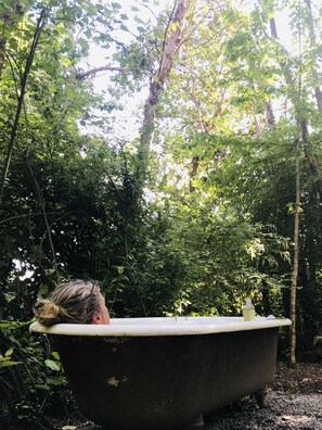 Outdoor spa tub