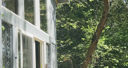 On a 40 acre estate, outdoor soaking tub, fire pit, hammocks, pet friendly!